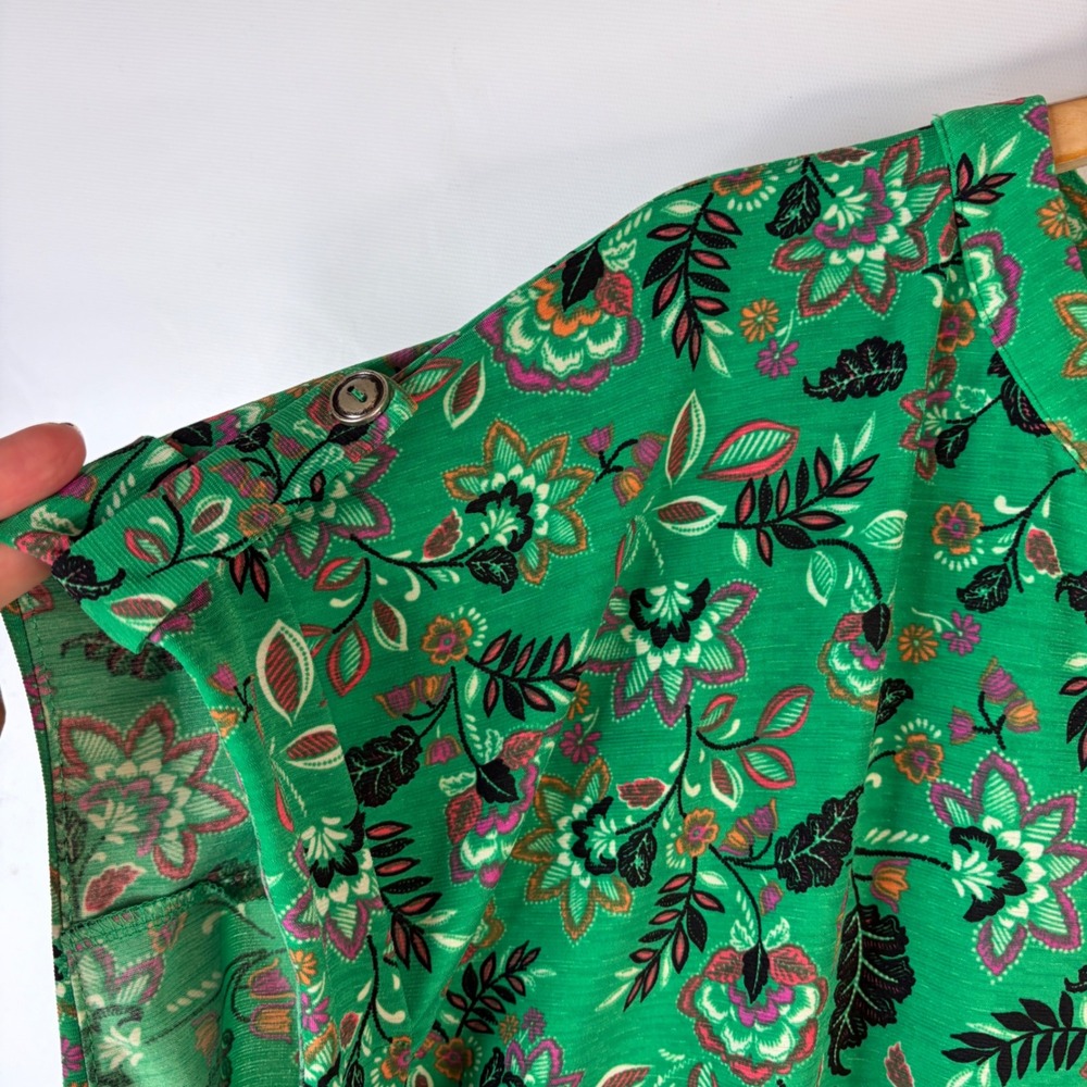 Dear Scarlett Floral Blouse Women 3X Green Roll Tab Sleeve V-Neck - Picture 3 of 9